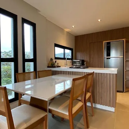Lindo Apartamento Na Praia De Mariscal Com Otima Localizacao. Bombinhas Exterior photo